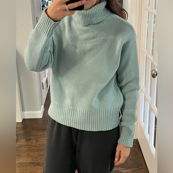 J. Crew Vintage 100% Wool Turtleneck Sweater - Picture 1 of 8